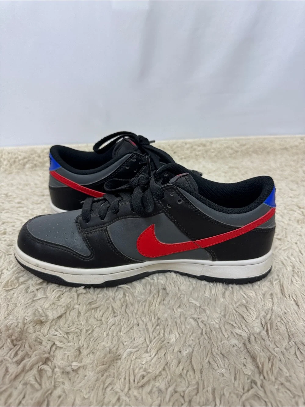 Nike Dunk Low Sneakers Size 7Y Black Gray Red‎